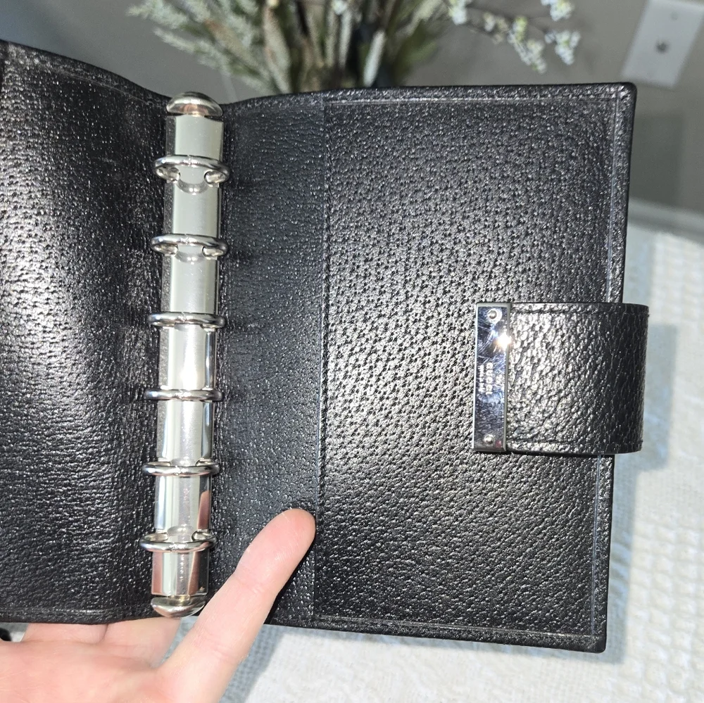 Like New! Gucci Bundle - GG Black Cloth Wallet and Agenda - Picture 12 of 16